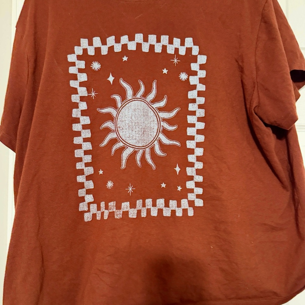 Rust Graphic T-Shirt with Sun Design